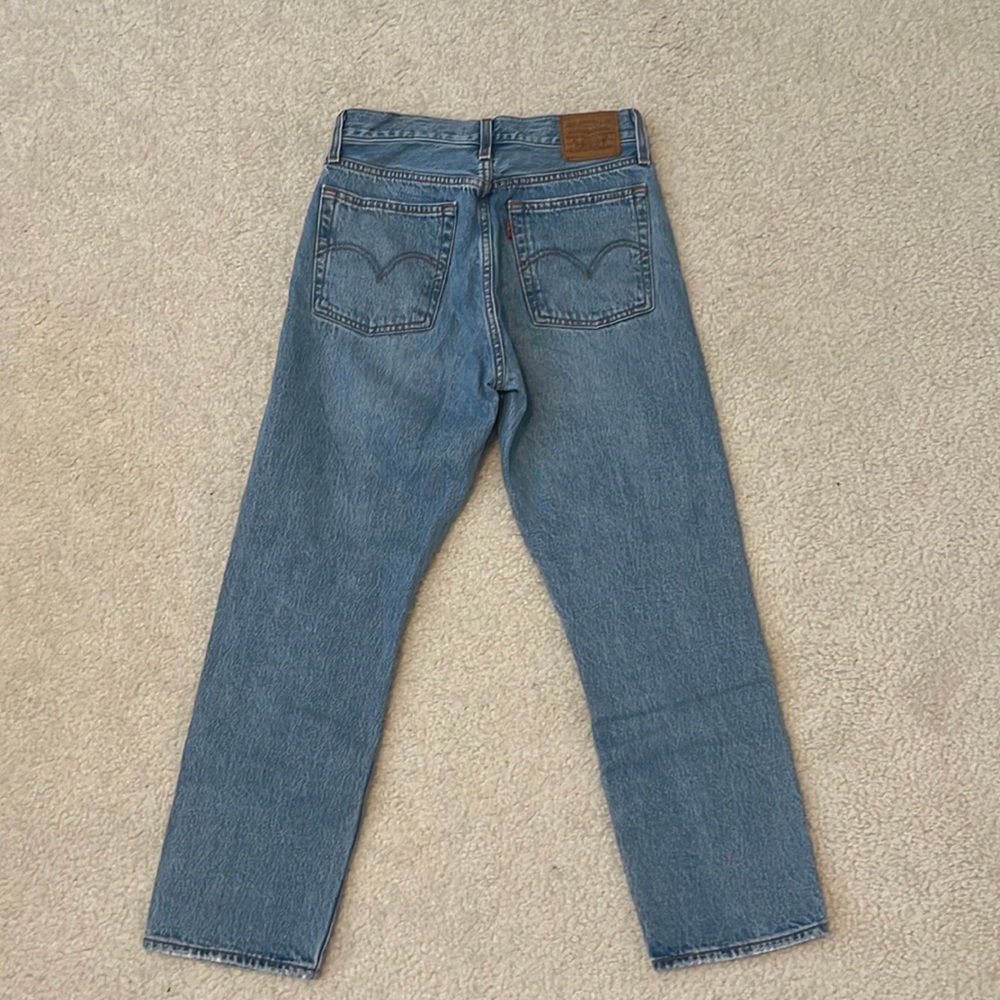 Wedgie Straight Distressed Jean